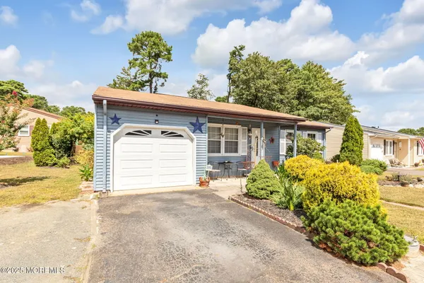 Property Slideshow image 2 of 34 | 1 chelsea dr, Whiting, NJ, 08759