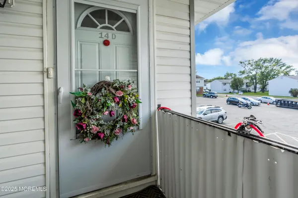 Property Slideshow image 2 of 16 | 14 connecticut ct d, Matawan, NJ, 07747