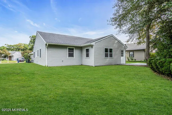 Property Slideshow image 3 of 24 | 257 lexington dr, Little Egg Harbor Twp, NJ, 08087