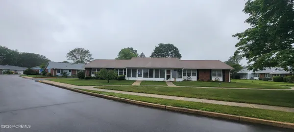 Property Slideshow image 3 of 17 | 1008 fife ct a, Lakewood, NJ, 08701