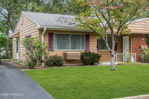 Property Slideshow image 3 of 26 | 4 georgia way b, Whiting, NJ, 08759