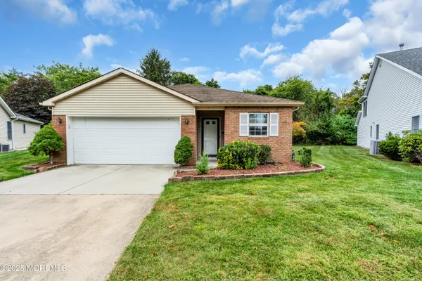 Property Slideshow image 2 of 31 | 1970 cherryvale ct, Toms River, NJ, 08755