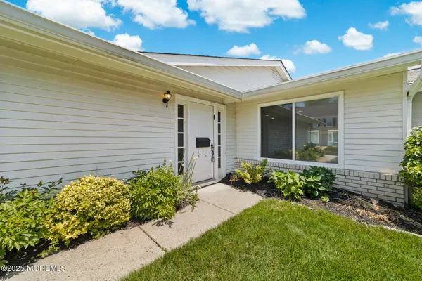 Property Slideshow image 2 of 30 | 442 dahlia plz 442a, Monroe, NJ, 08831