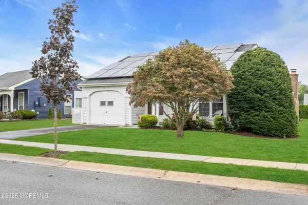 Property Slideshow image 2 of 44 | 59 hastings rd, Manchester, NJ, 08759