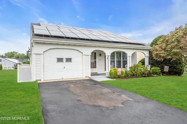 Property Slideshow image 3 of 44 | 59 hastings rd, Manchester, NJ, 08759