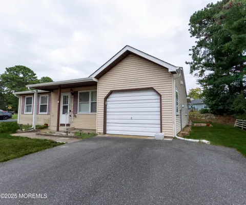 Property Slideshow image 3 of 17 | 27 keene st # 70, Whiting, NJ, 08759