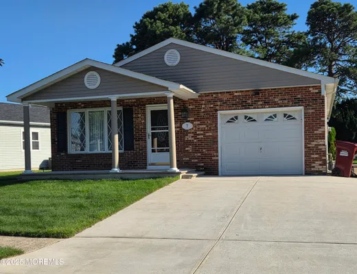 Property Slideshow image 2 of 46 | 7 augusta ct, Toms River, NJ, 08757