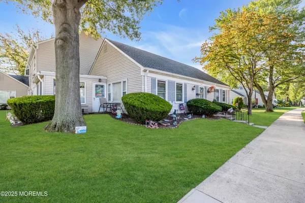 Property Slideshow image 2 of 30 | 355c new haven way # 355c, Monroe, NJ, 08831