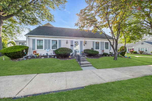 Property Slideshow image 3 of 30 | 355c new haven way # 355c, Monroe, NJ, 08831