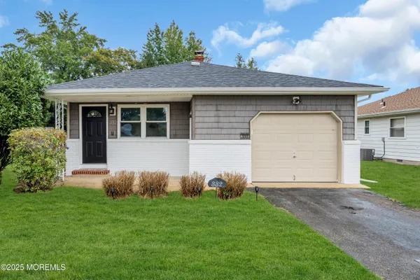 Property Slideshow image 2 of 34 | 332 curacao st, Toms River, NJ, 08757