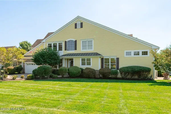 Property Slideshow image 3 of 46 | 2 hazelwood ter, Tinton Falls, NJ, 07724