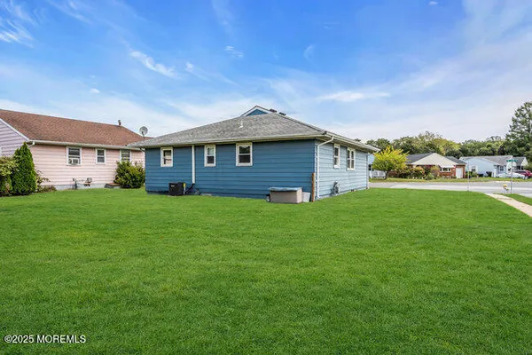 Property Slideshow image 3 of 18 | 74 fox glove run, Toms River, NJ, 08755