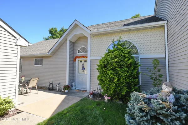 Property Slideshow image 3 of 25 | 661 azalea plz 661c, Monroe, NJ, 08831