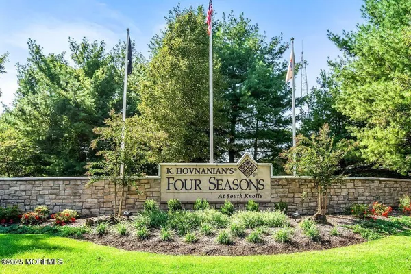 Property Slideshow image 2 of 59 | 5 banstead way, Jackson, NJ, 08527