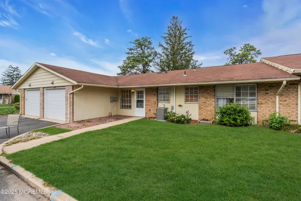 Property Slideshow image 2 of 25 | 74c buckingham dr, Manchester, NJ, 08759