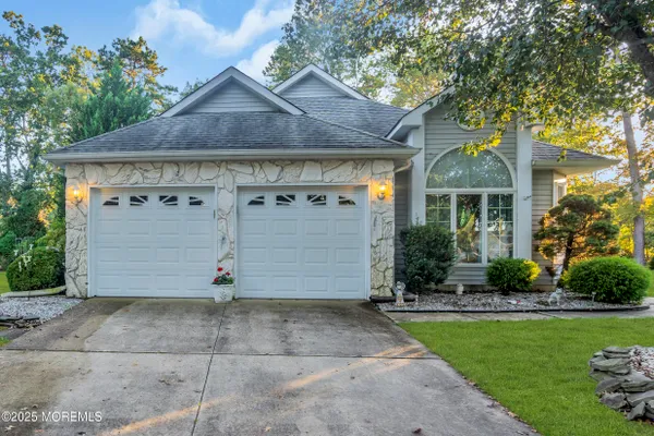 Property Slideshow image 3 of 56 | 1878 crimson ct, Toms River, NJ, 08755