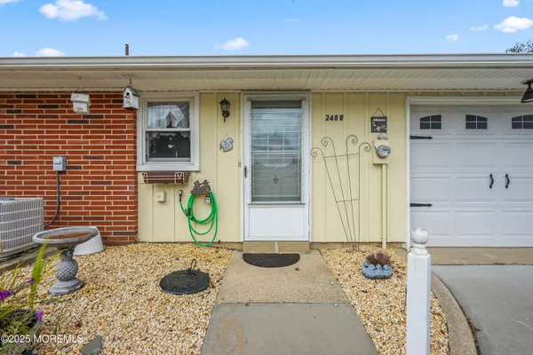 Property Slideshow image 2 of 20 | 240b huntington dr, Lakewood, NJ, 08701