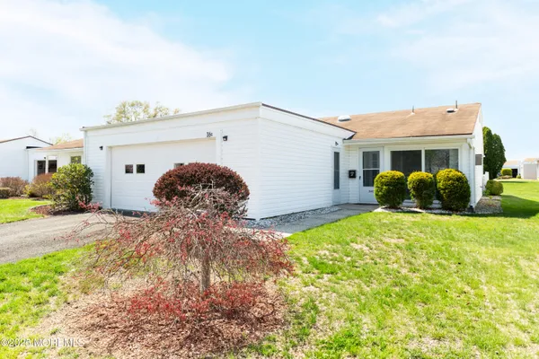 Property Slideshow image 3 of 20 | 36c haddon rd, Monroe, NJ, 08831