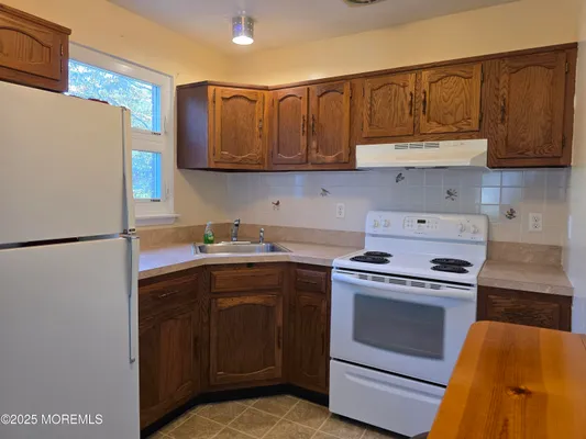 Property Slideshow image 3 of 13 | 5 alden ct a, Whiting, NJ, 08759