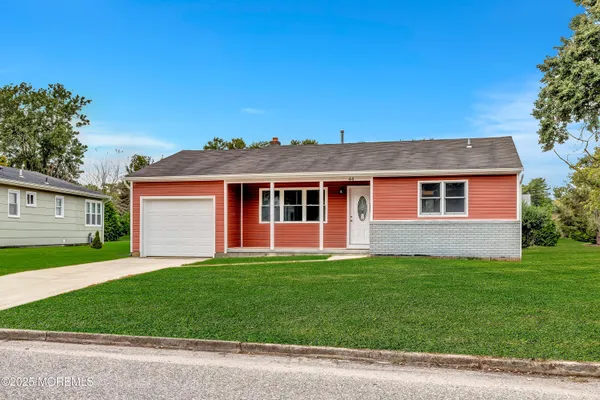 Property Slideshow image 3 of 29 | 44 chancellor ct, Toms River, NJ, 08757