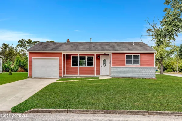 Property Slideshow image 2 of 29 | 44 chancellor ct, Toms River, NJ, 08757