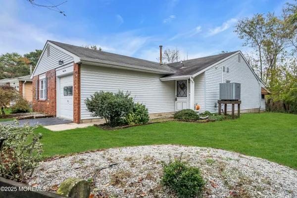 Property Slideshow image 3 of 23 | 69 mariner pl, Brick, NJ, 08723
