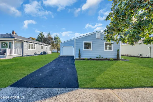 Property Slideshow image 2 of 25 | 6 caribbean st, Toms River, NJ, 08757