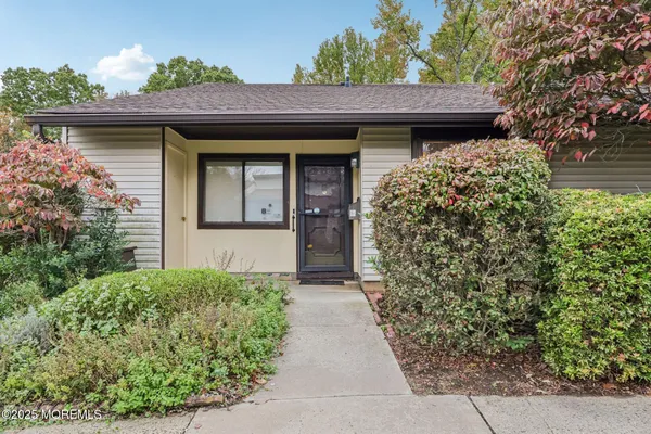 Property Slideshow image 3 of 45 | 150 amberly dr a, Manalapan, NJ, 07726