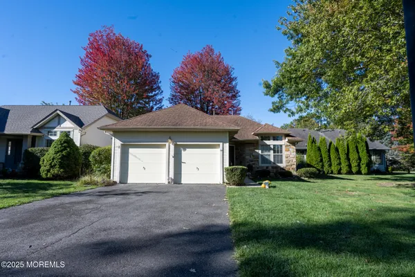 Property Slideshow image 2 of 15 | 13 sedgwick sq, Jackson, NJ, 08527