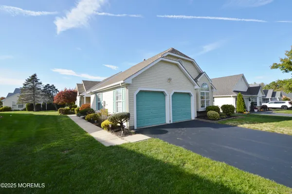 Property Slideshow image 2 of 59 | 3168 wood spring ln, Toms River, NJ, 08755