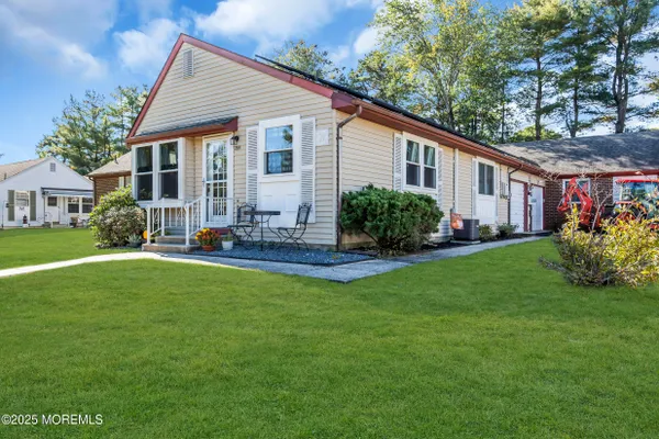 Property Slideshow image 3 of 21 | 29b easton dr, Whiting, NJ, 08759
