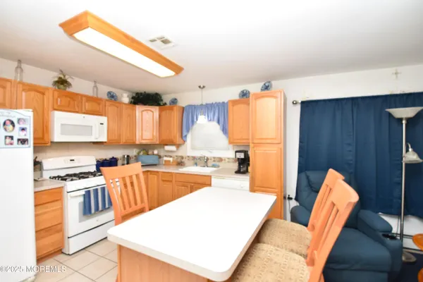 Property Slideshow image 3 of 20 | 289 costa mesa dr, Toms River, NJ, 08757