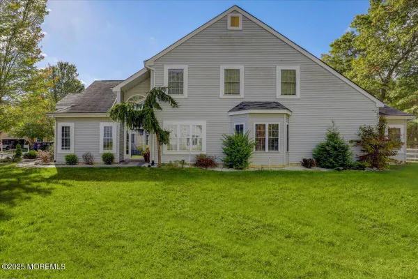 Property Slideshow image 2 of 64 | 10 sunningdale ct, Jackson, NJ, 08527