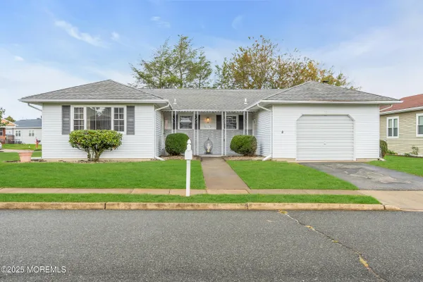 Property Slideshow image 2 of 33 | 60 woodstock dr, Toms River, NJ, 08757
