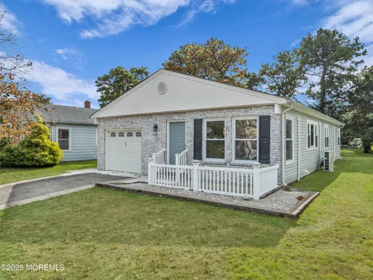Property Slideshow image 3 of 26 | 94 troumaka st, Toms River, NJ, 08757