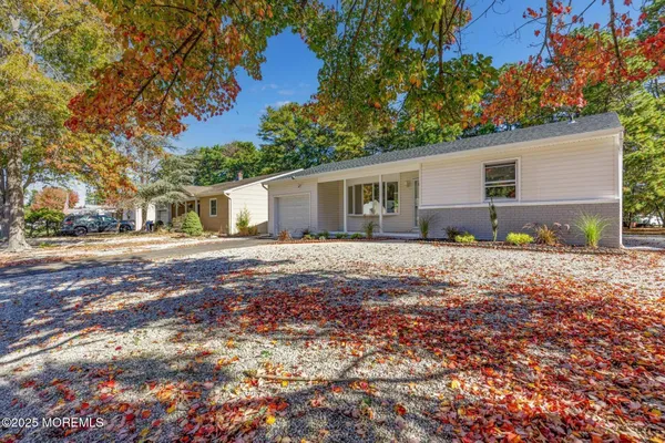 Property Slideshow image 3 of 39 | 30 zeeland dr, Toms River, NJ, 08757