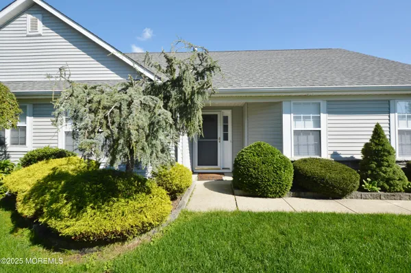 Property Slideshow image 3 of 58 | 2506 woodbine ln, Toms River, NJ, 08755