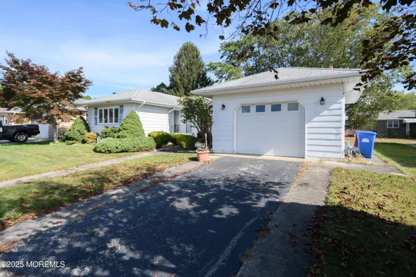 Property Slideshow image 2 of 33 | 130 rodhos st, Toms River, NJ, 08757