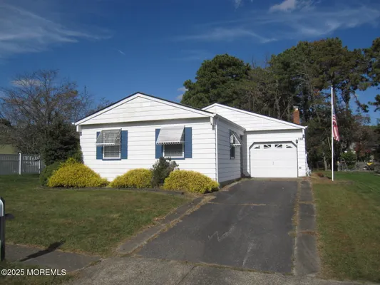 Property Slideshow image 2 of 16 | 367 port royal dr, Toms River, NJ, 08757