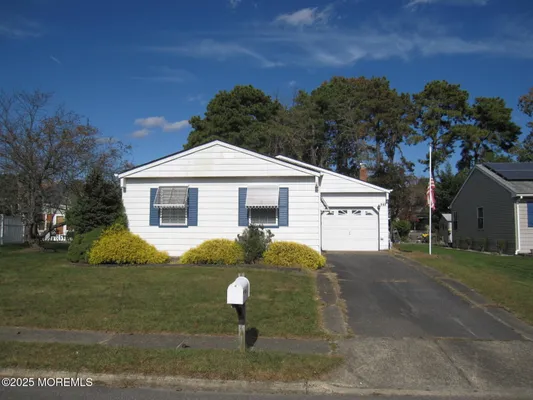 Property Slideshow image 3 of 16 | 367 port royal dr, Toms River, NJ, 08757