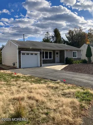 Property Slideshow image 2 of 17 | 5 shaw ct, Toms River, NJ, 08757