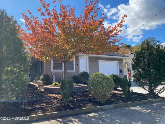 Property Slideshow image 2 of 18 | 1815 mount everest ln, Toms River, NJ, 08753