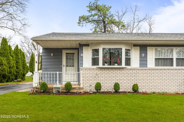 Property Slideshow image 3 of 22 | 7 virginia dr b, Whiting, NJ, 08759