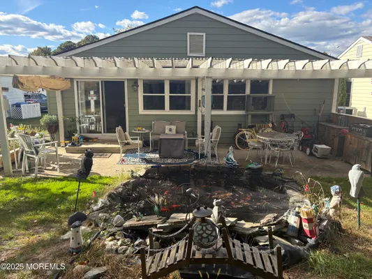 Property Slideshow image 3 of 18 | 87 chesterfield ln, Toms River, NJ, 08757