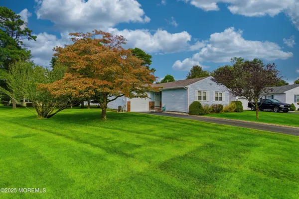 Property Slideshow image 2 of 42 | 1 york ct, Toms River, NJ, 08757