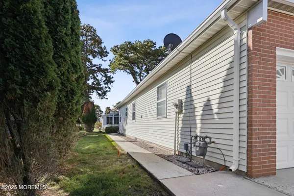 Property Slideshow image 3 of 28 | 374 port royal dr, Toms River, NJ, 08757