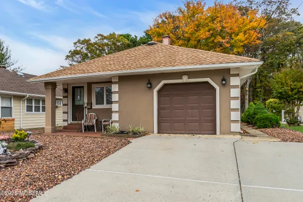 Property Slideshow image 3 of 32 | 2021 mount carmel blvd, Toms River, NJ, 08753