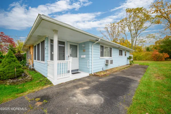 Property Slideshow image 2 of 34 | 61 parisian dr, Toms River, NJ, 08753