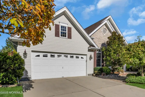 Property Slideshow image 3 of 47 | 6 northshire ct, Freehold, NJ, 07728