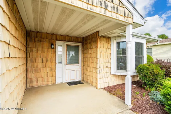Property Slideshow image 2 of 19 | 7 bishop ct, Marlboro, NJ, 07746